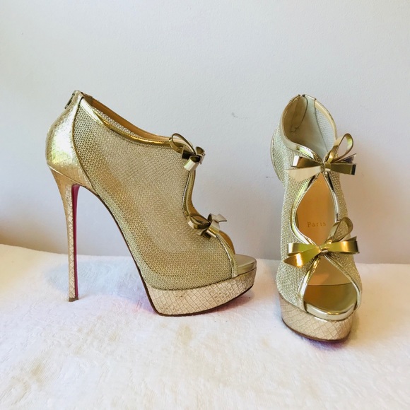 CHRISTIAN LOUBOUTIN*US 6.5**Gold Bow Heels*$1195 - Picture 3 of 8